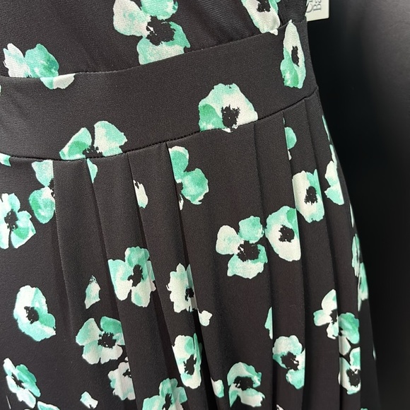 Croft & Barrow & Crossover V-neck, pleated waist front, stretch,aqua poppy print - Picture 2 of 9